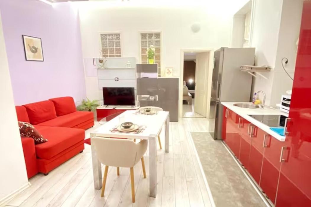 Yes, Yes! Lovely Apartment Good Amenities Budapest Center Exterior foto