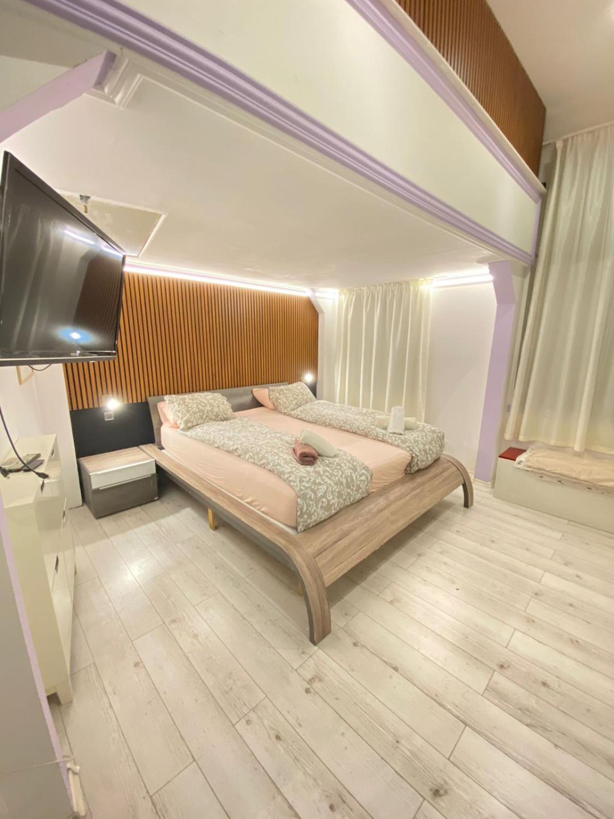 Yes, Yes! Lovely Apartment Good Amenities Budapest Center Exterior foto