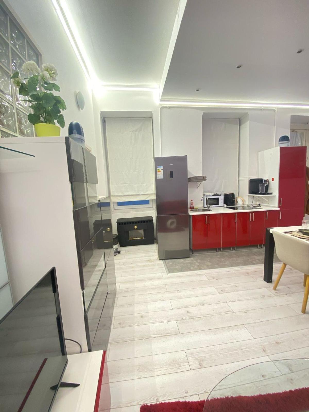 Yes, Yes! Lovely Apartment Good Amenities Budapest Center Exterior foto